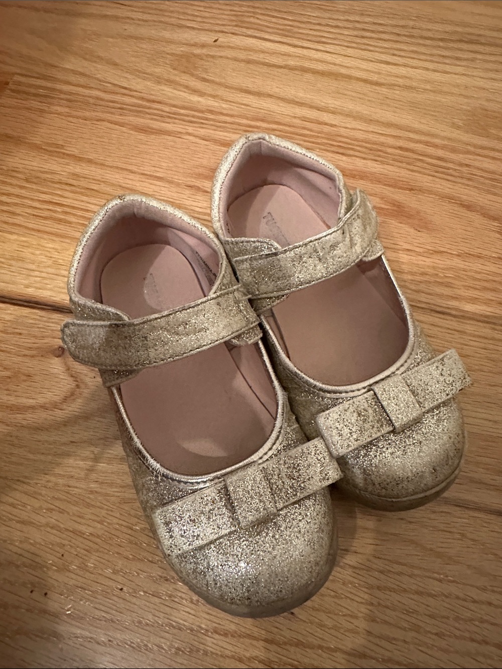 Tucker + Tate Glitter Bow Mary Jane Shoes in Gold
